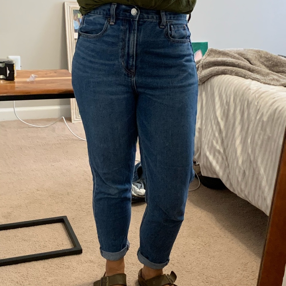 AE High-Waisted Jeans